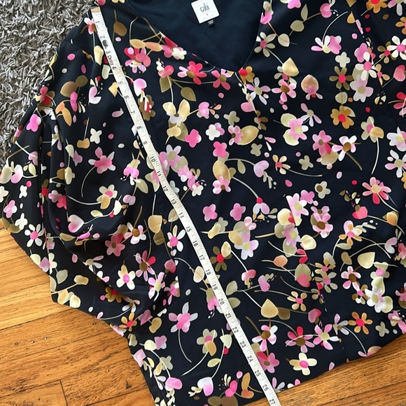 CABI Charm Blouse Black Floral Limited Edition Flawless Large - Picture 7 of 13